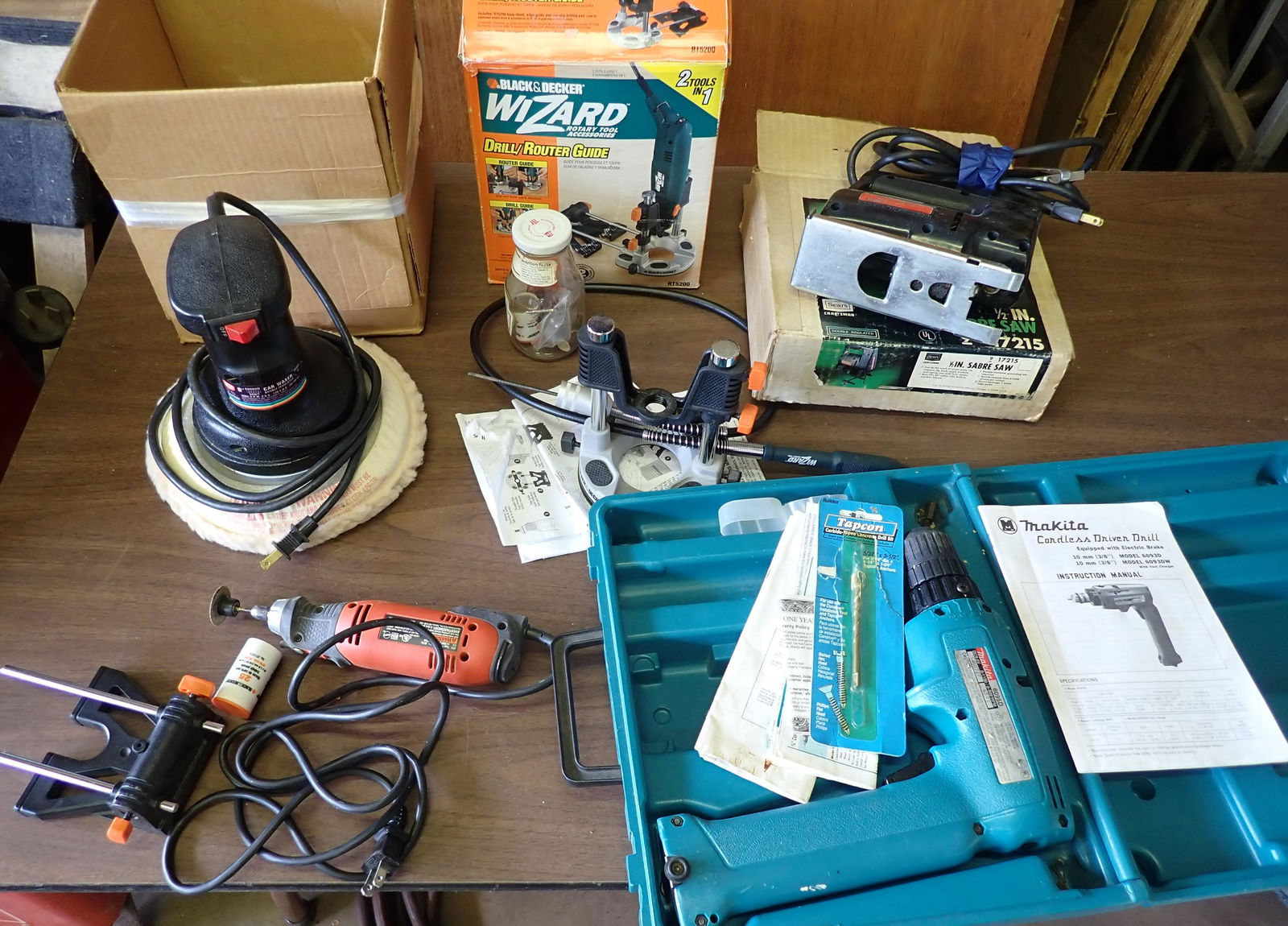 Black & Decker Wizard Craftsman Sabre Saw: Also include buffer & Makita Drill ( no battery or charger). NO SHIPPING !