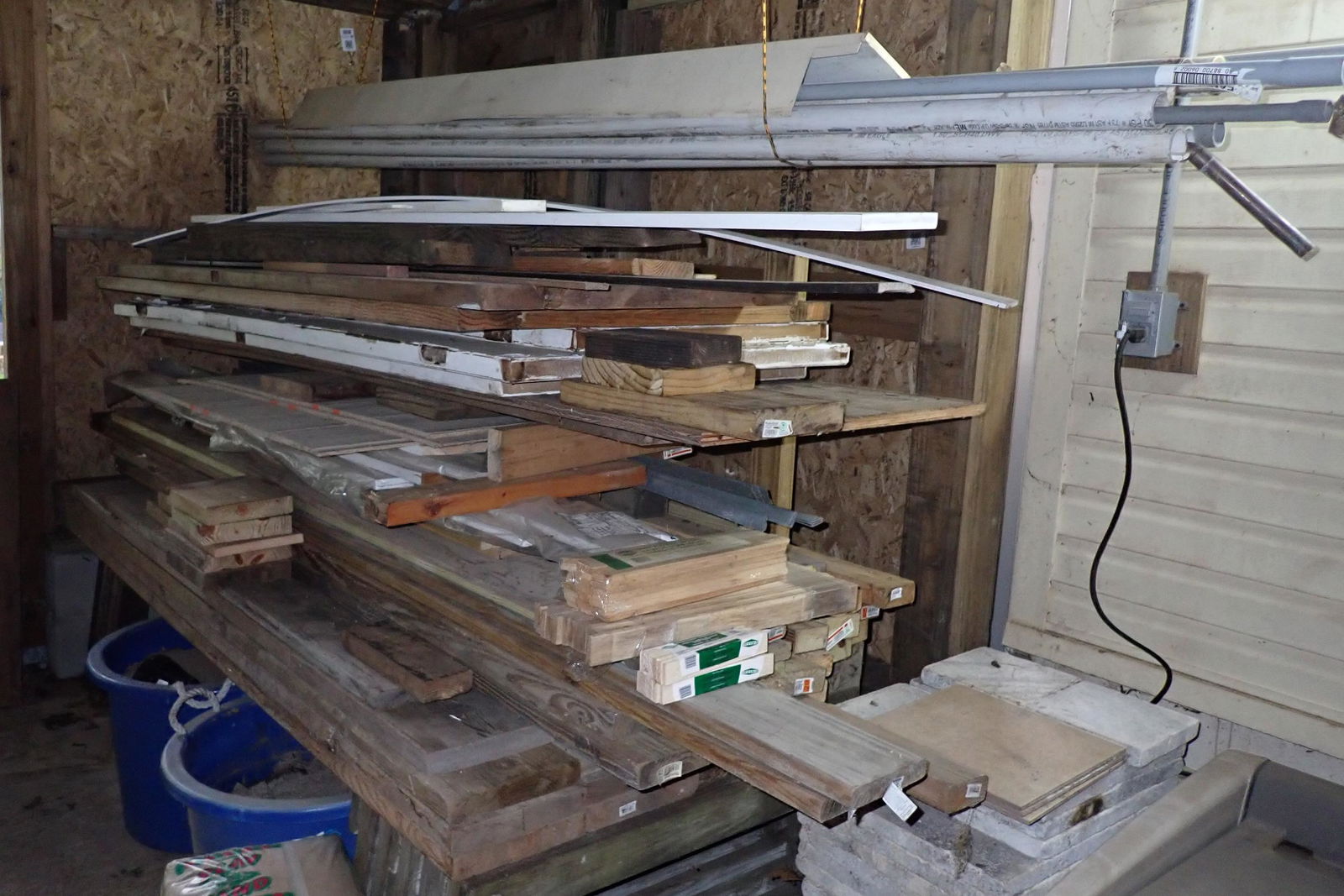 Lumber , PVV , Scrap Copper & Doors (1 of 7)