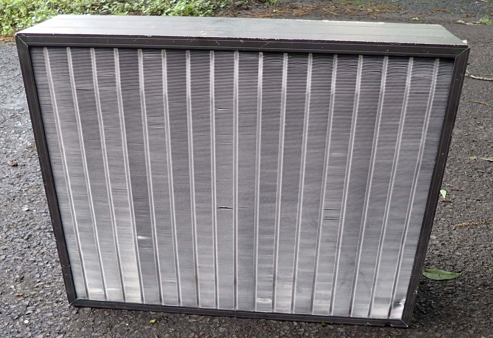 Open / Closed Lighted Sign (1 of 2)