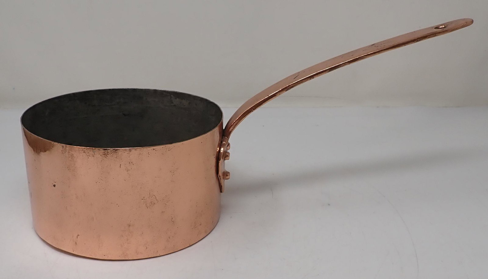 Heavy Copper Dovetailed Pot (1 of 4)