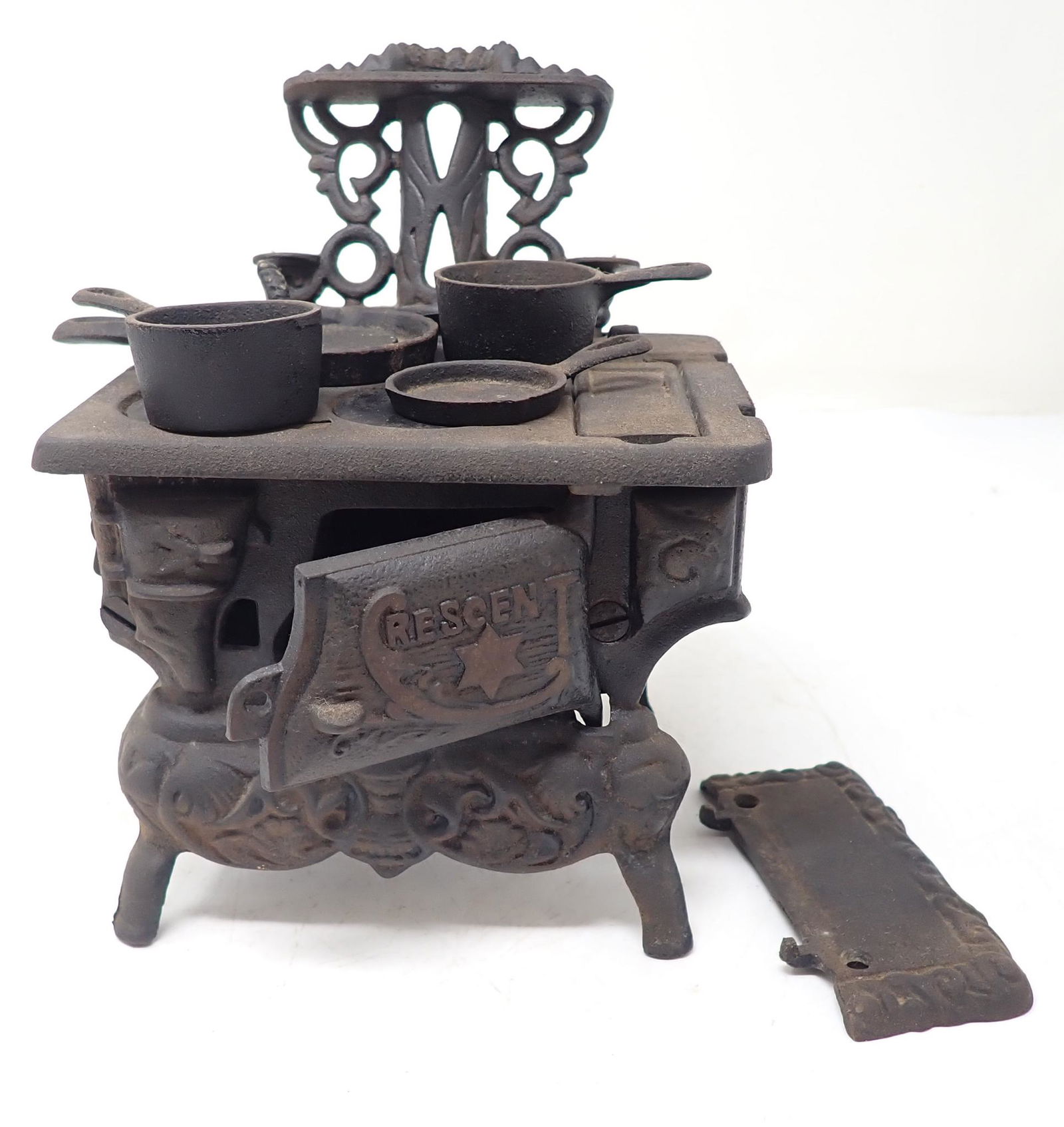 Cast Iron Crescent Childs Stove (1 of 3)