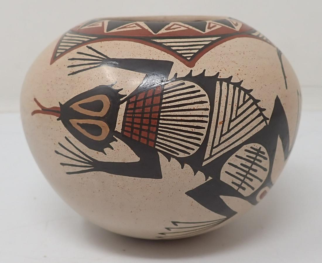 Roberto Banuelos Mata Ortiz Pot (1 of 6)