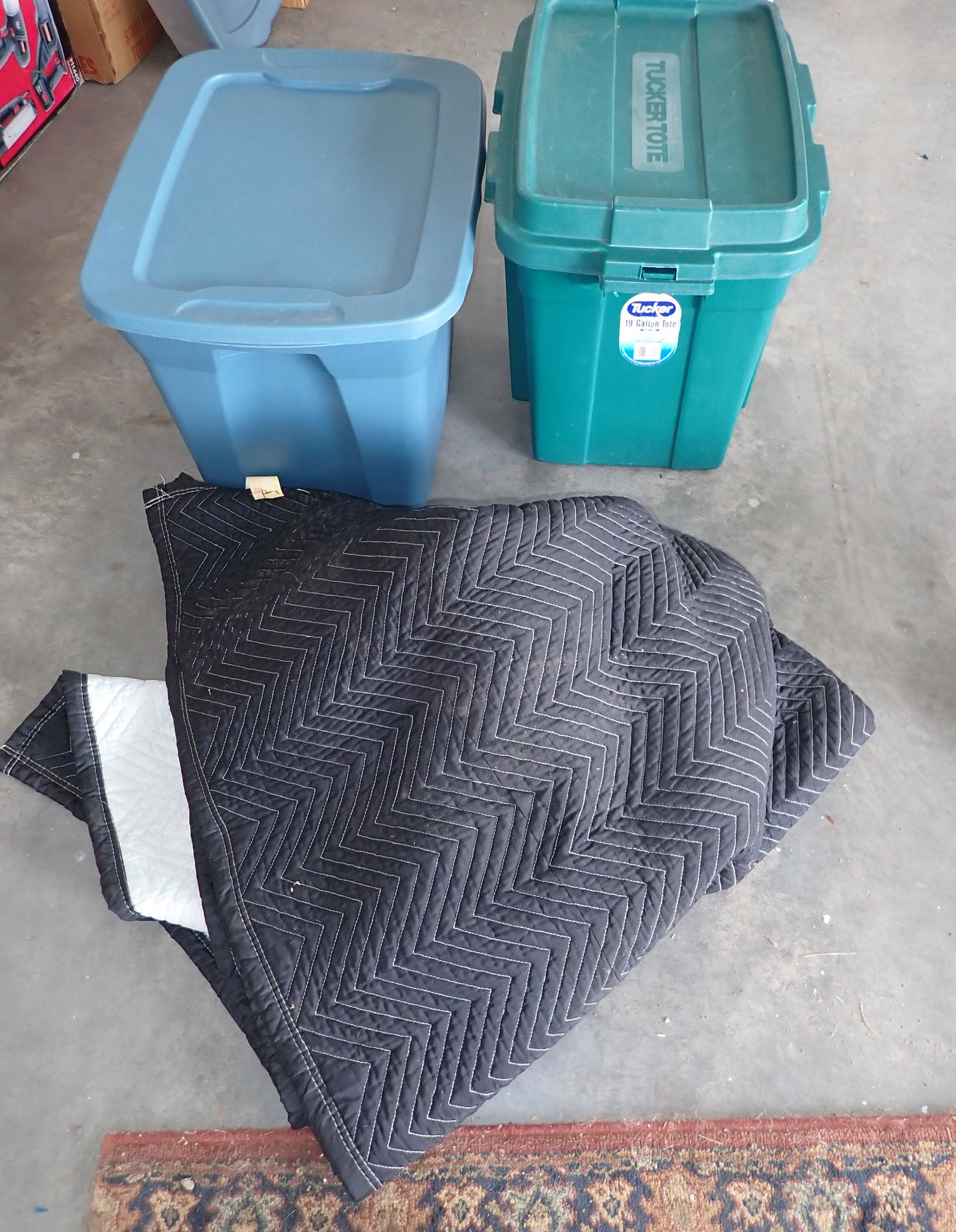 2 Plastic Totes & Moving / Packing Blanket (1 of 2)
