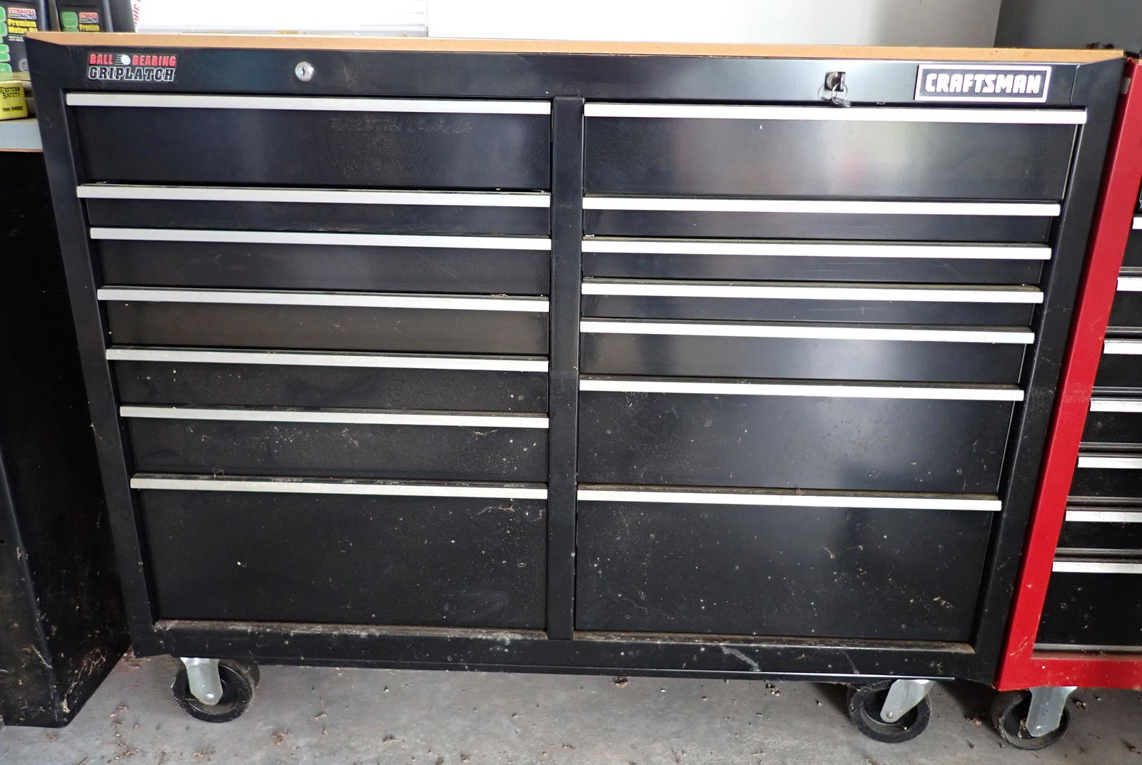 Craftsman Rolling Tool Chest / Work Bench (1 of 4)