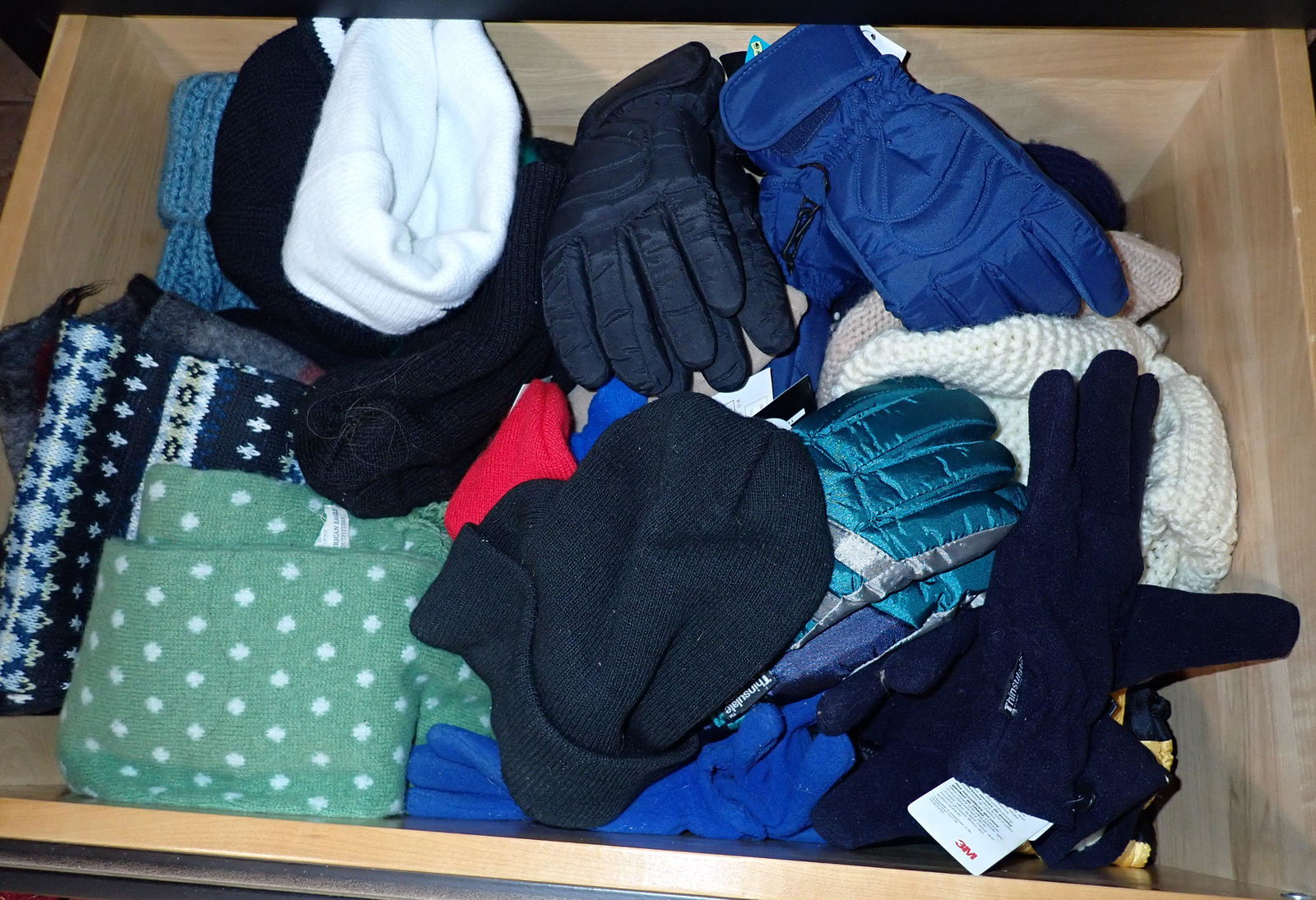 3 Drawers of Hats Gloves & Scarves (1 of 5)