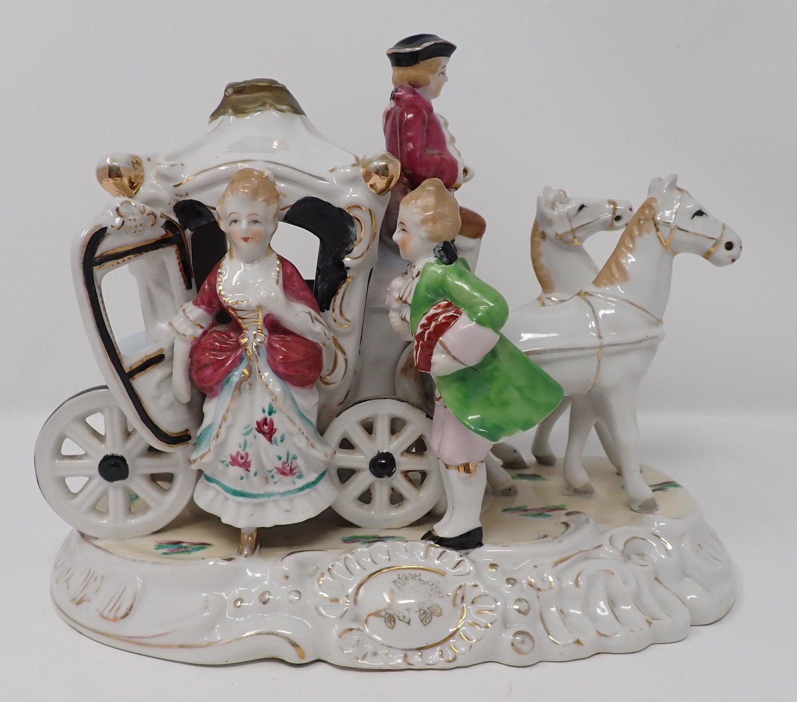 Horse and Carriage Victorian Figurine (1 of 5)