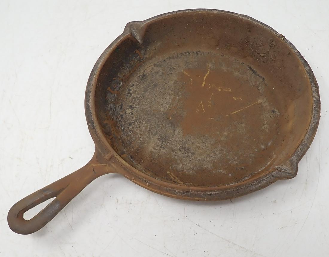 Early Cast Iron Skillet: Approx 9 5/8 " diameter