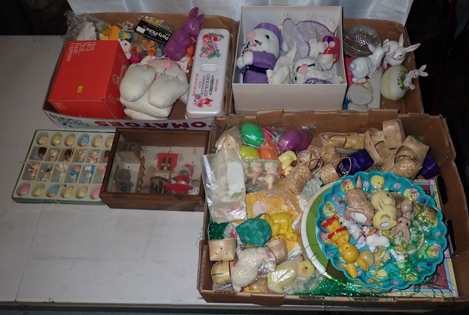 Table Contents Including Easter Decorations, Napco (1 of 4)