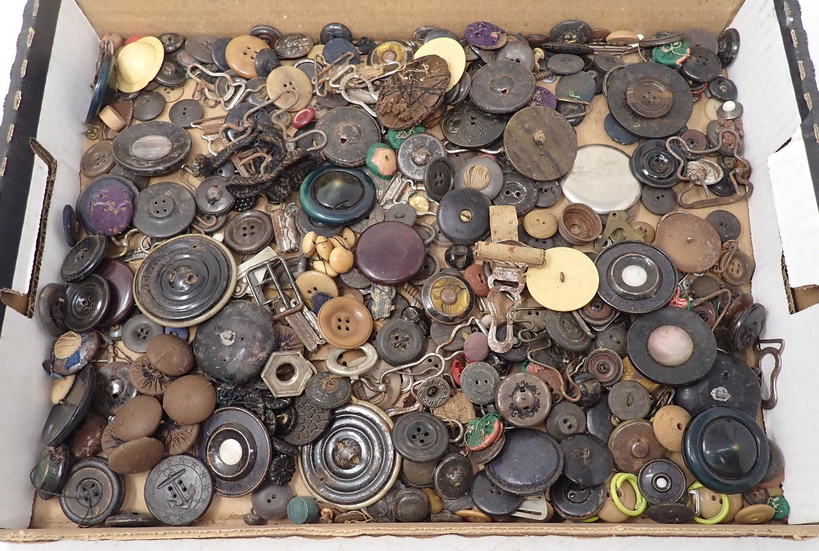 Antique Misc Buttons (1 of 5)