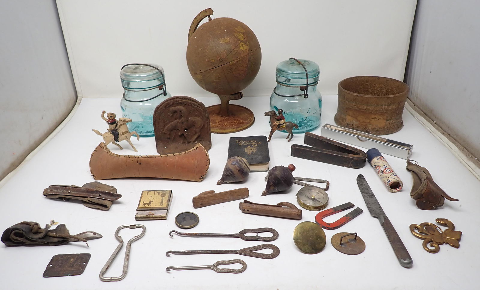 Cast Iron Bookend Corn Shuckers Tops & Misc (1 of 10)