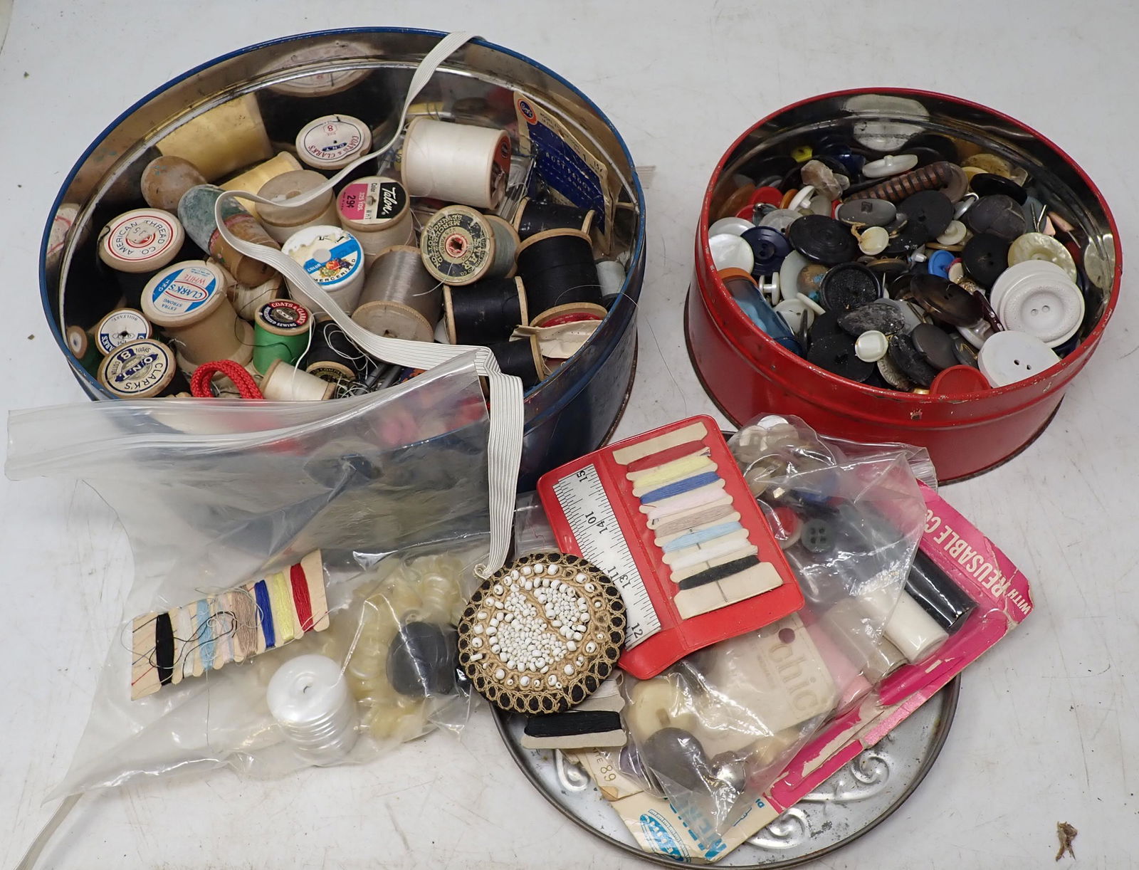 Buttons Thread Misc Sewing (1 of 3)