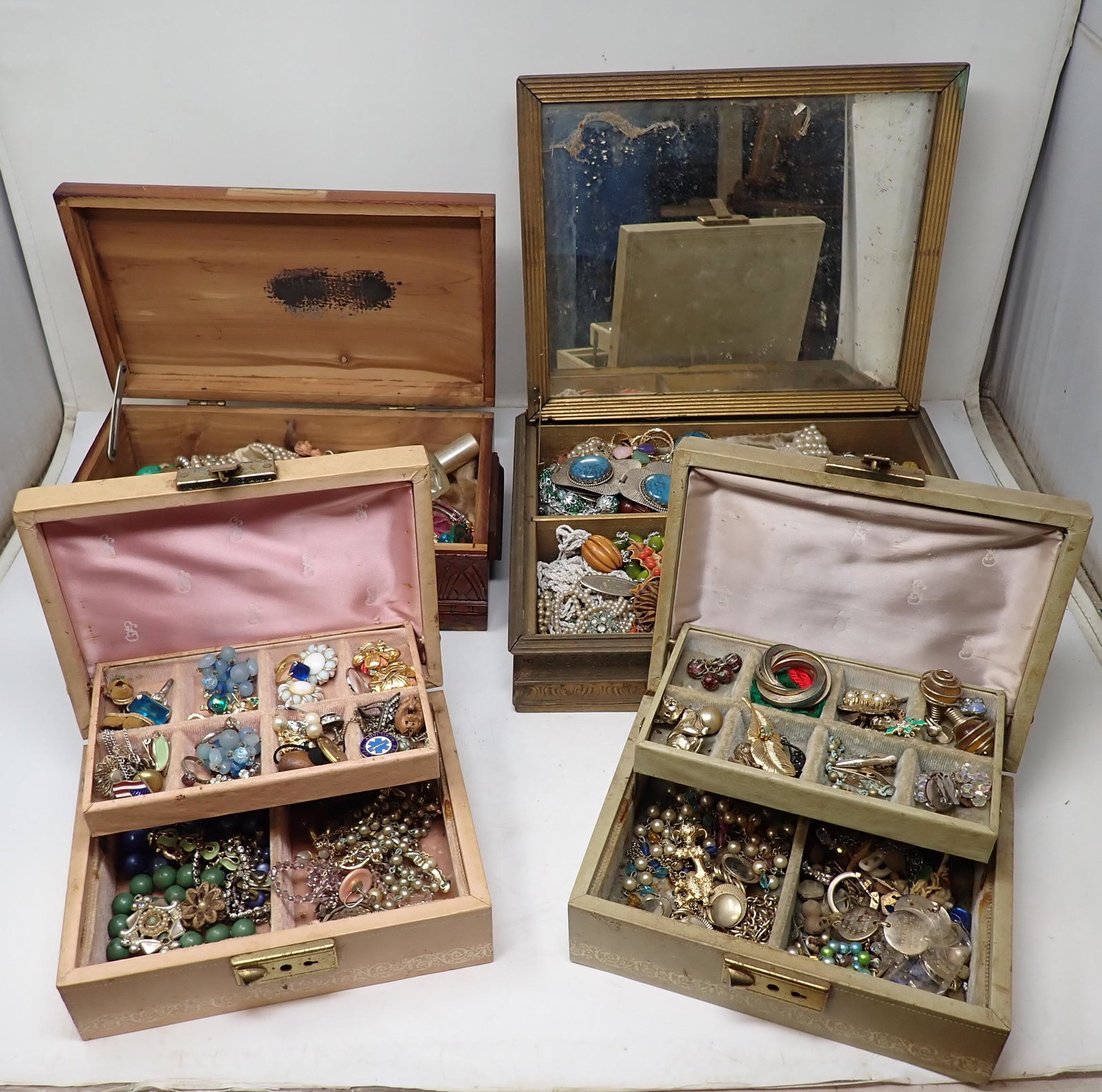 Jewelry Boxes filled with Estate Costume Jewelry: Getting all pictured