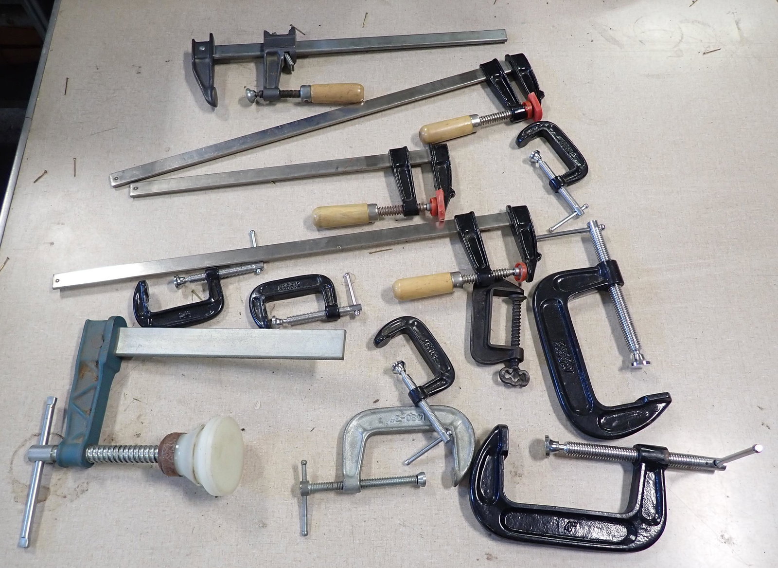 Lot of Misc Clamps: Getting all clamps pictured