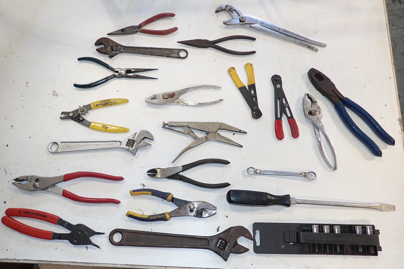 Adjustable Wrench Pliers Misc Tools (1 of 5)