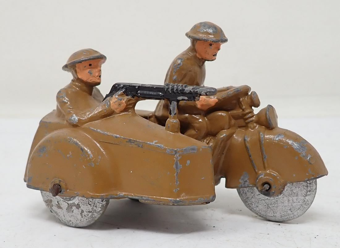 Barclay Manoil Soldiers in Motorcycle Sidecar (1 of 3)