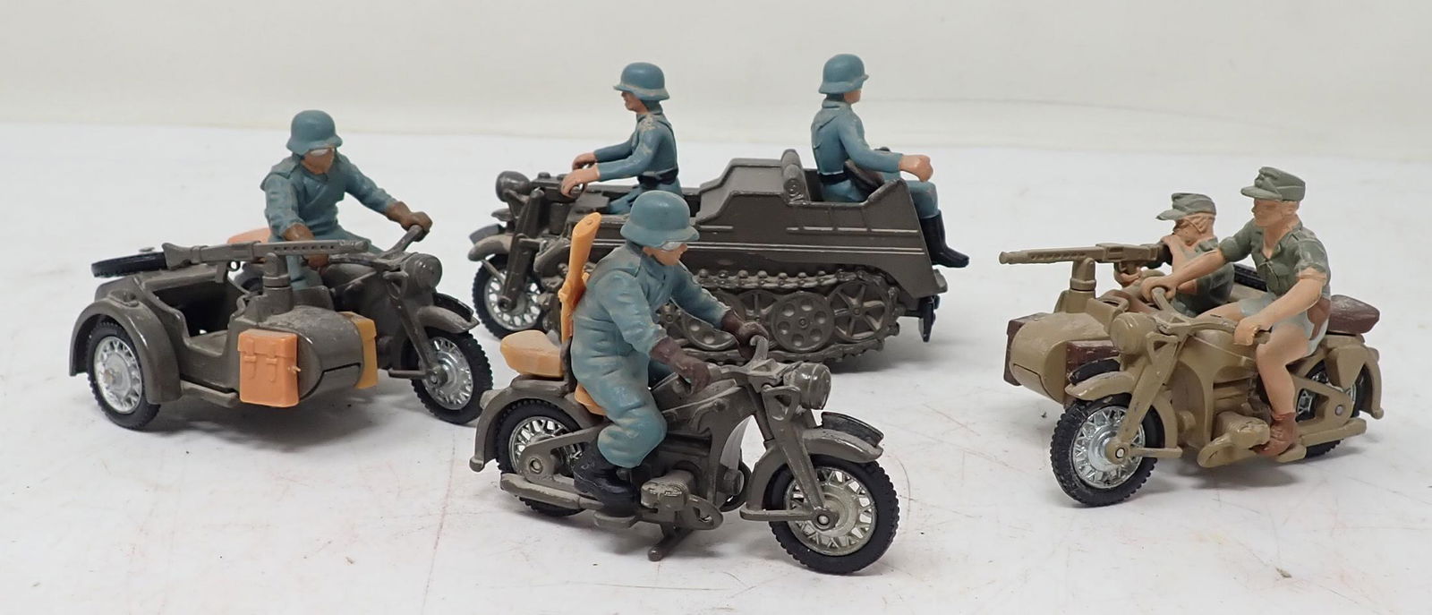 Britains Military Motorcycles w/ Soldiers (1 of 5)