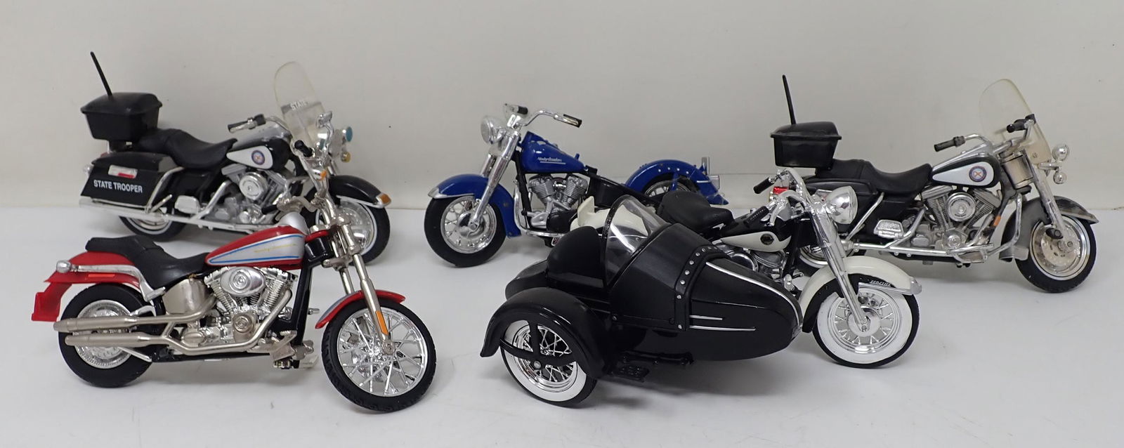 Maisto & Misc Toy Motorcycles (1 of 3)