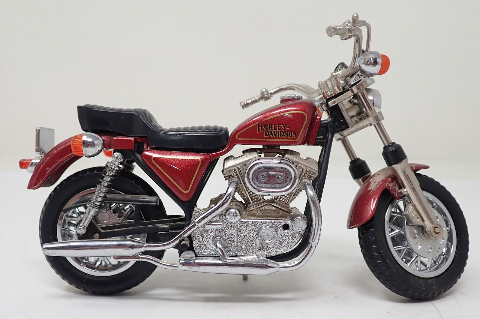 1992 Matchbox Harley Davidson Motorcycle (1 of 4)