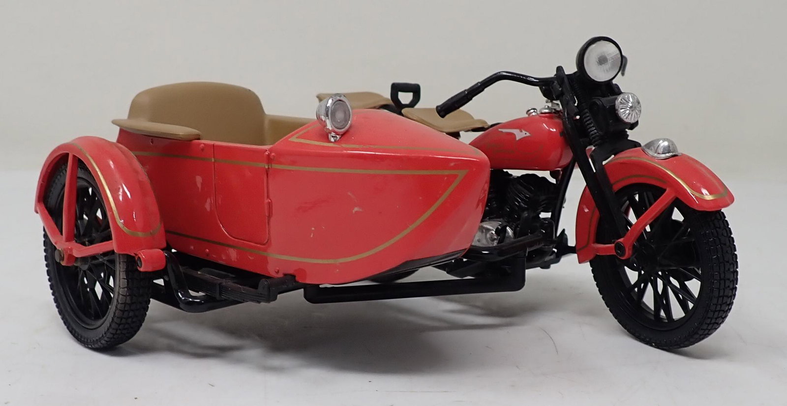 Limited Edition Harley Davidson Motorcycle Bank: Diecast bank is approx 6 1/4" long
