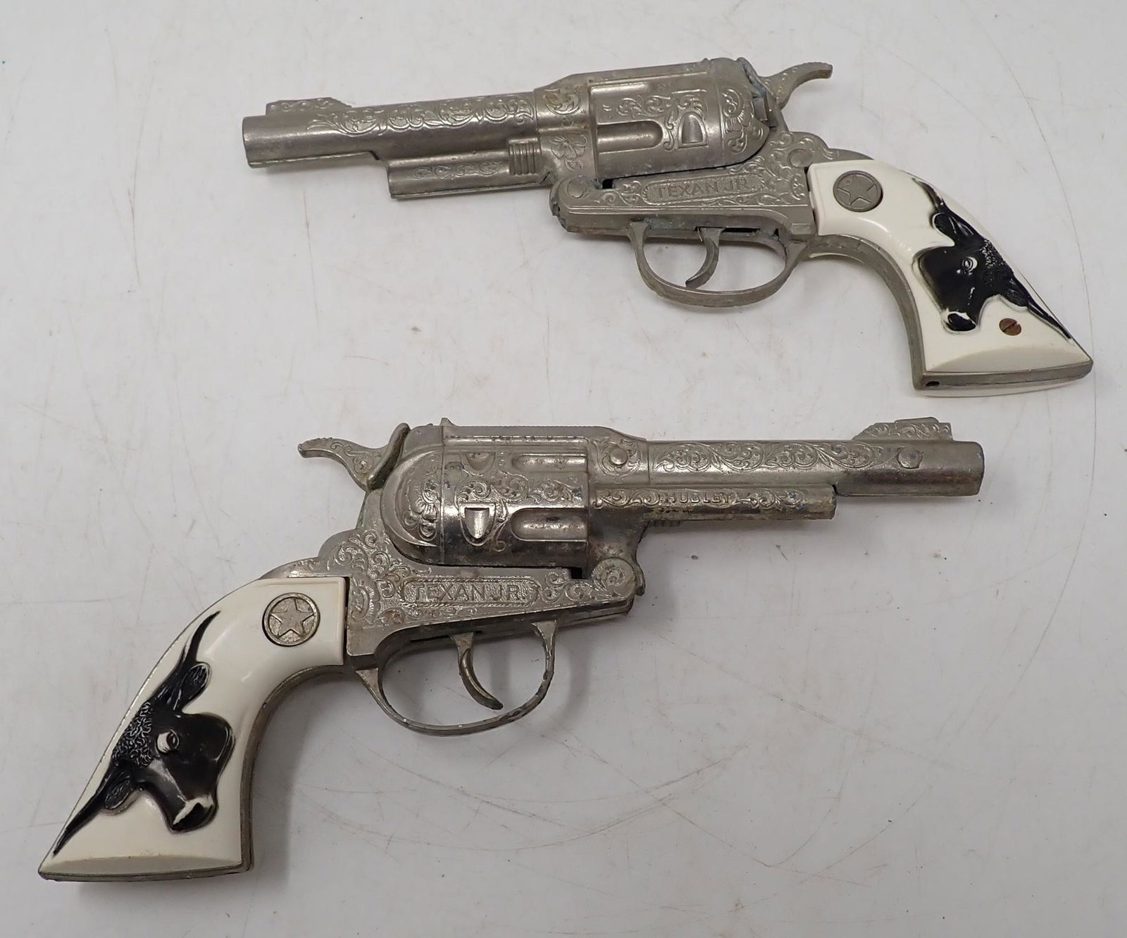 2 Hubley Texan Jr Cap Guns: Approx 9 1/2" long