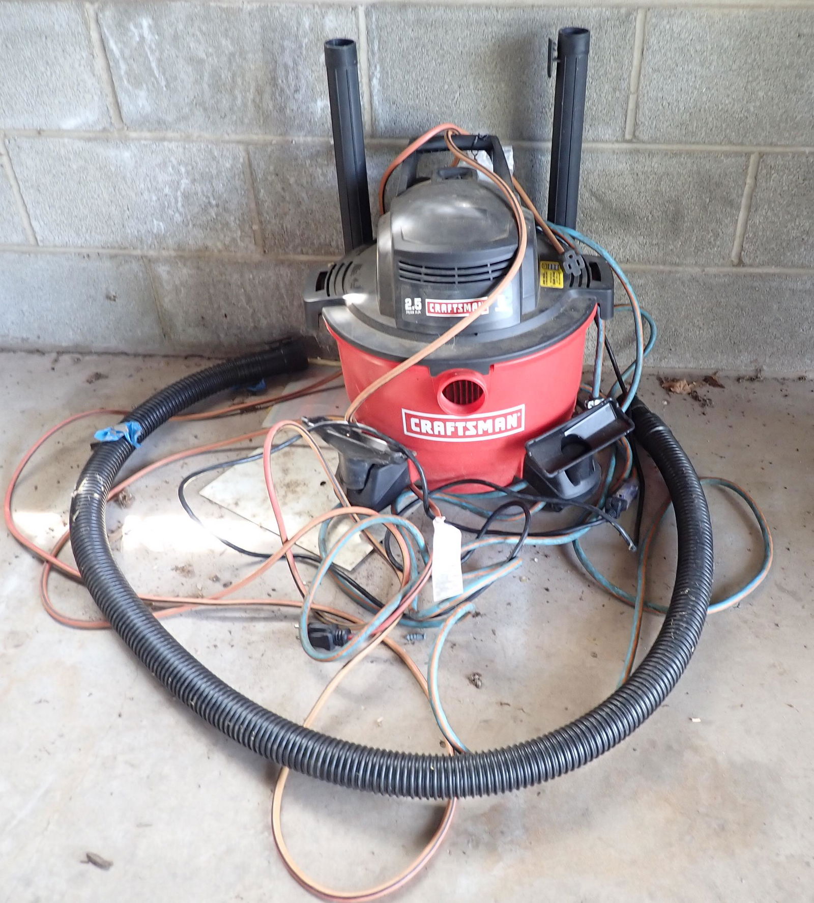 Craftsman 6 Gallon Shop Vac & Extension Cord (1 of 2)