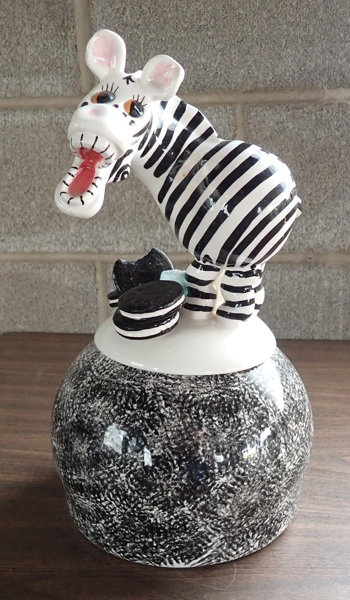 Plattos Zebra Cookie Jar (1 of 2)