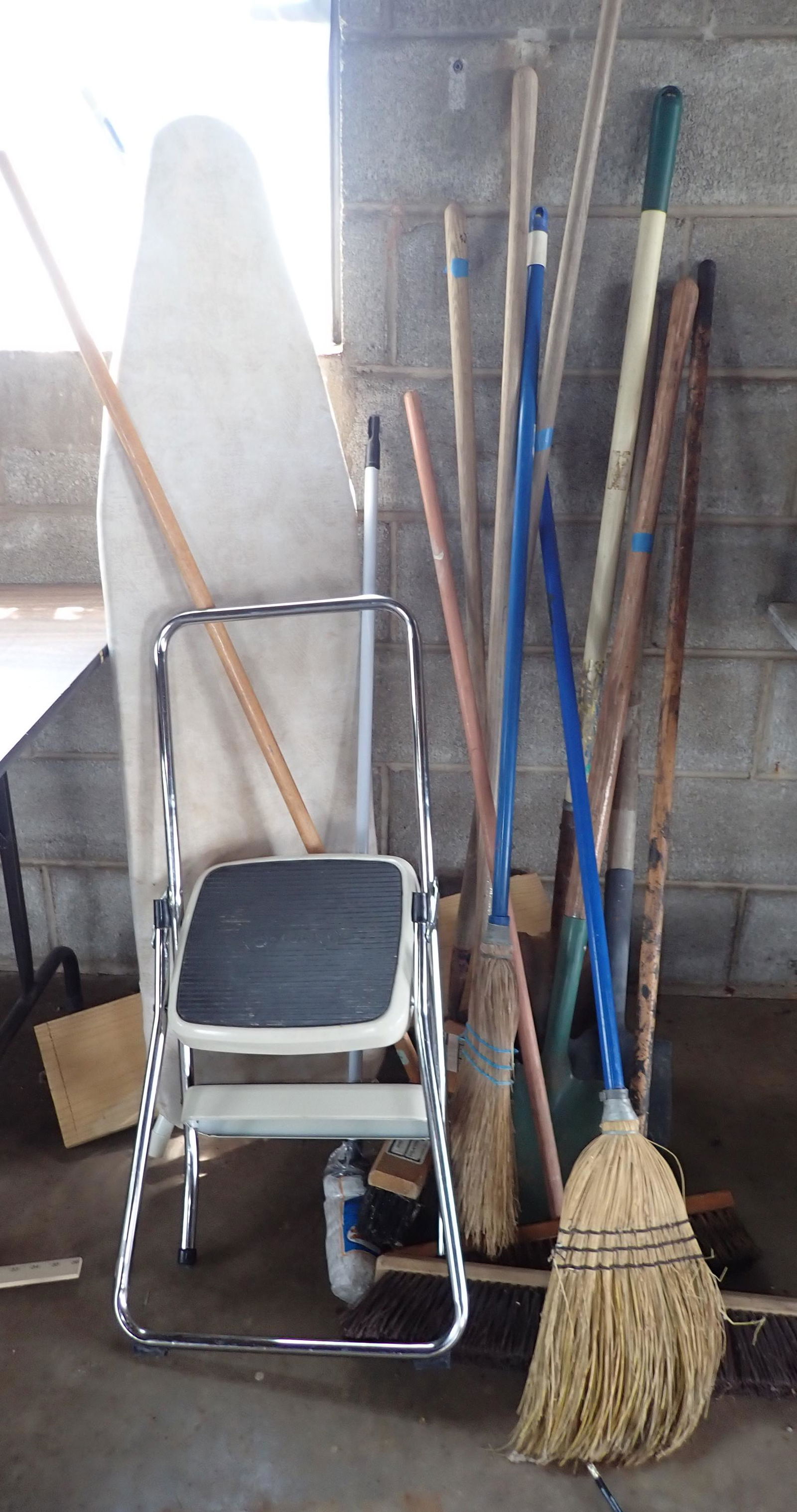 Cosco Step Stool Brooms Shovels Rakes (1 of 3)