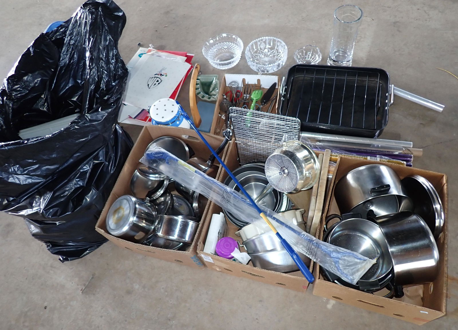 Pots Pans Misc Housewares (1 of 7)