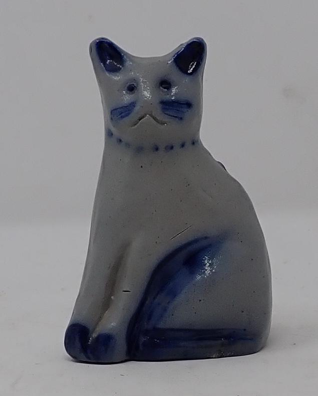 Beaumont Pottery Cat (1 of 3)