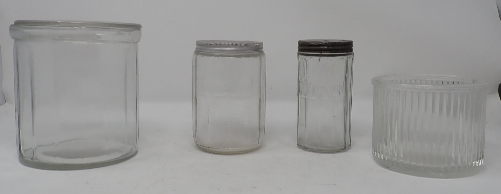 Glass Kitchenware incl Cinnamon Jar (1 of 4)