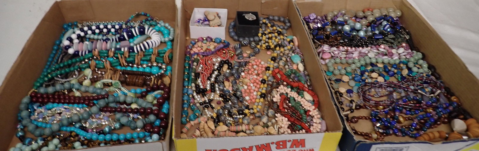 Estate Costume Jewelry Necklaces Misc (1 of 6)