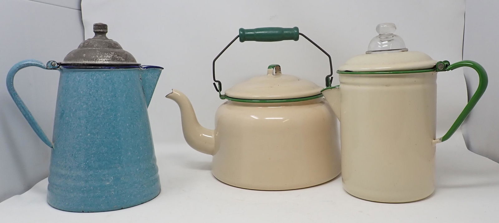 Enamelware Coffee Pots & Teapot (1 of 3)