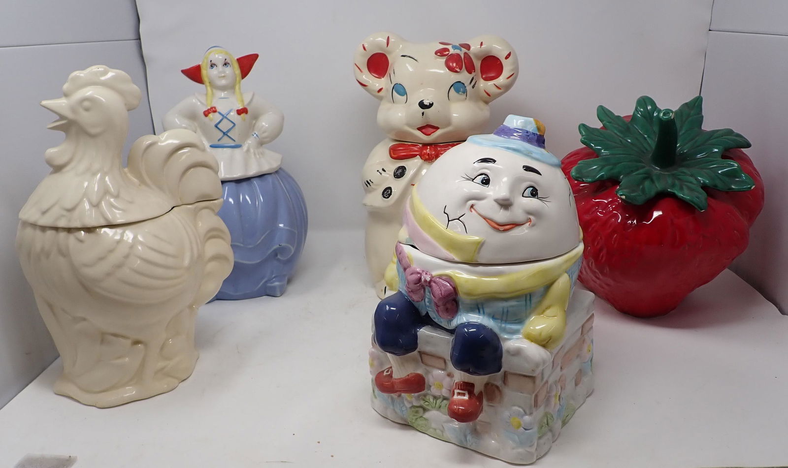 5 Cookie Jars: Getting all pictured Bear Jar approx 7 1/2" x 12" NO SHIPPING!