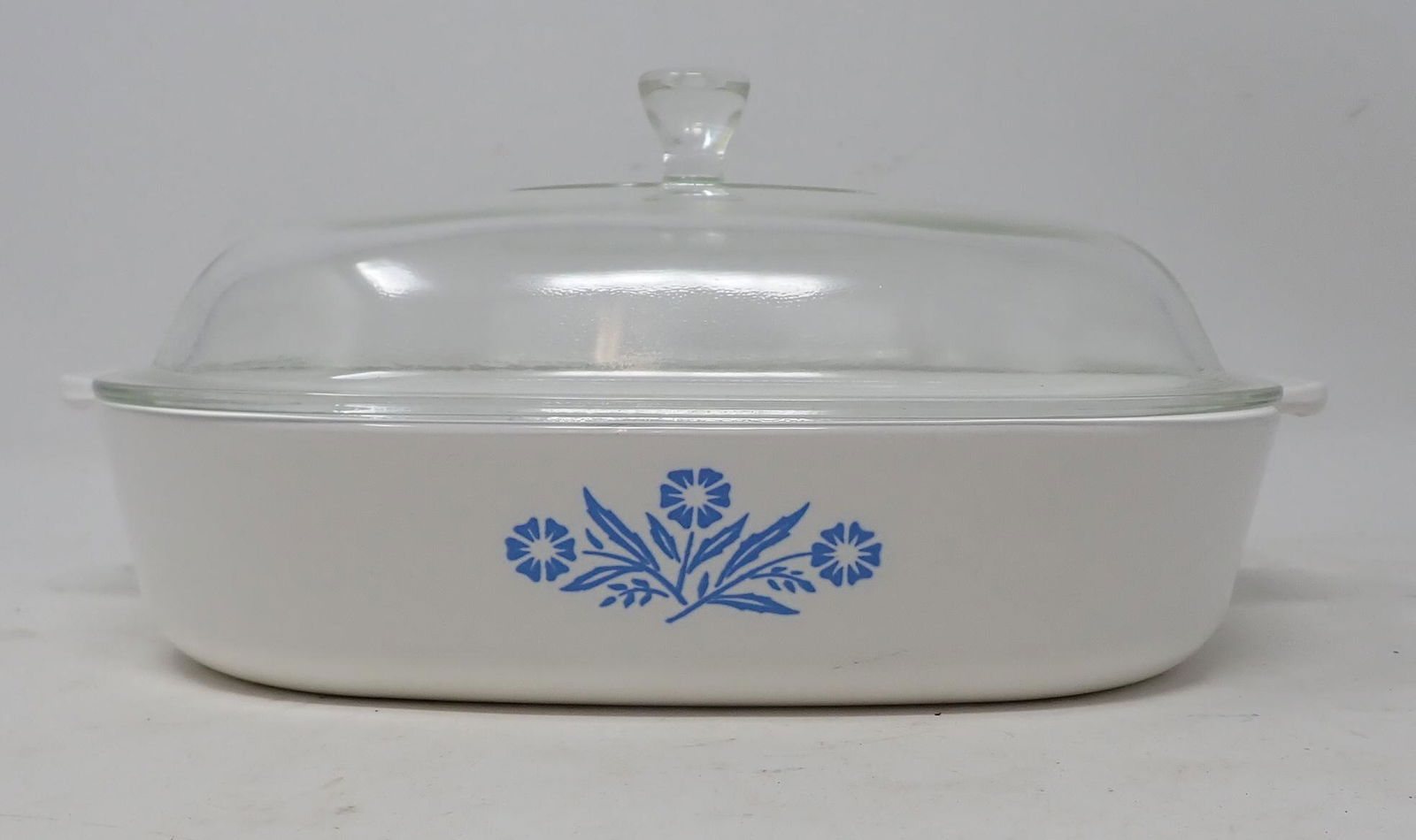 Corning Ware Cornflower Covered Casserole Dish (1 of 3)