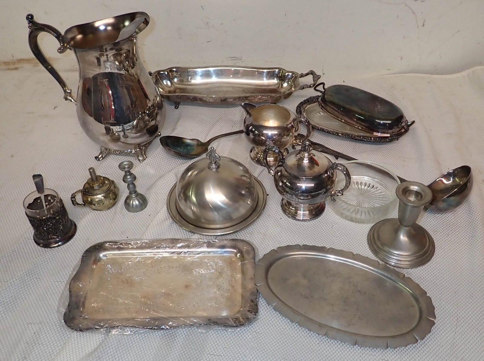 Large lot of Silverplate Pitcher Trays Misc (1 of 4)