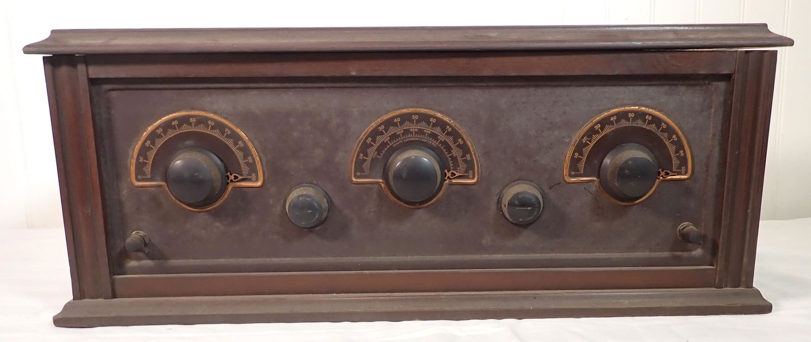 Stewart Warner Model 325 Battery Radio (1 of 6)