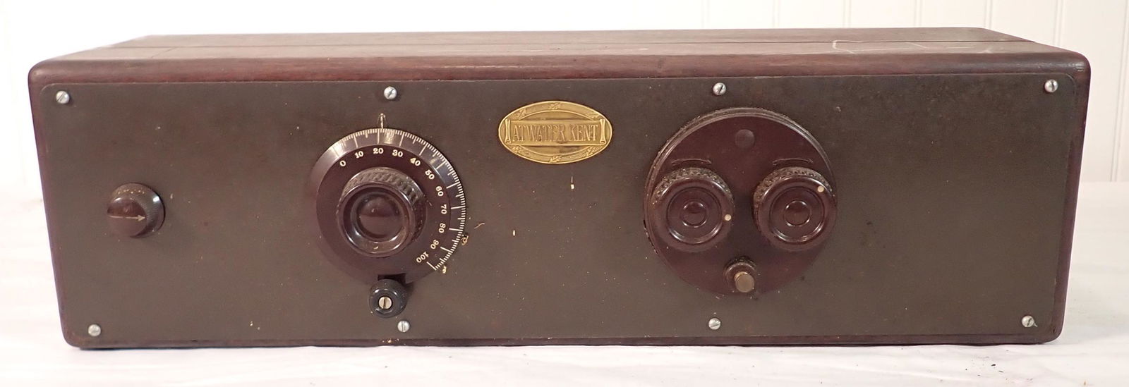 Atwater Kent Model 33 Radio (1 of 4)