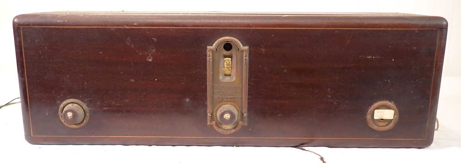 RCA Radiola 17 Tube Radio (1 of 4)