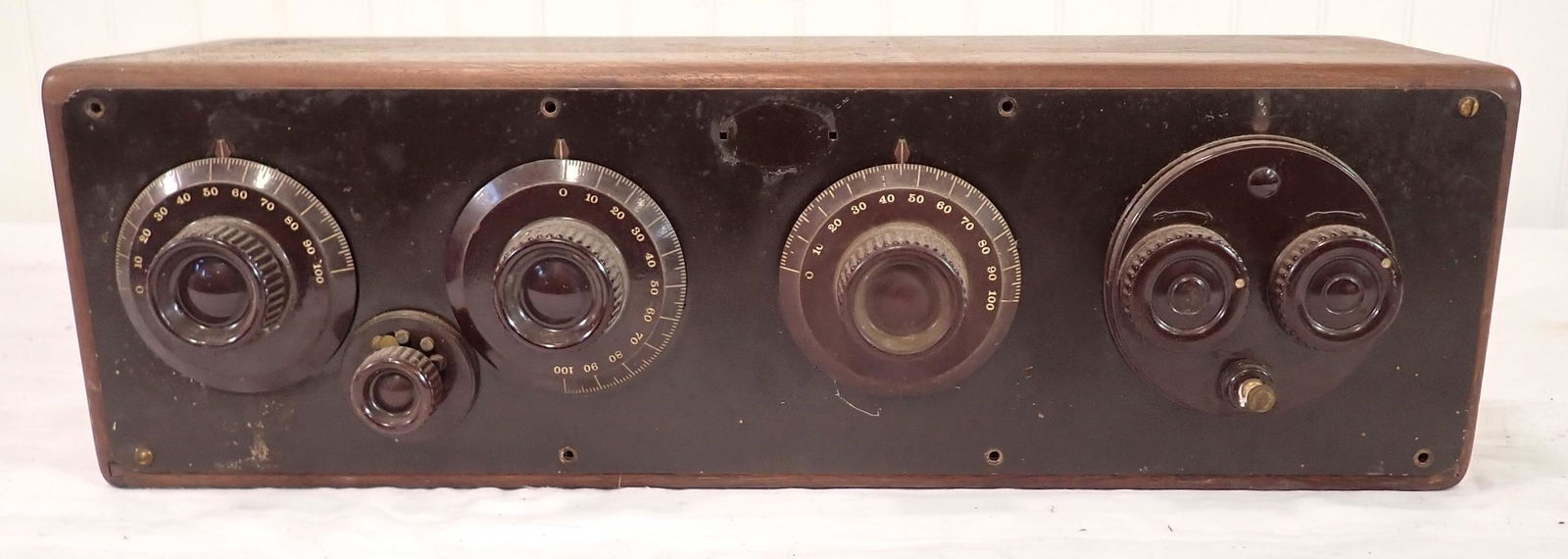 Atwater Kent Model 20 Radio (1 of 5)