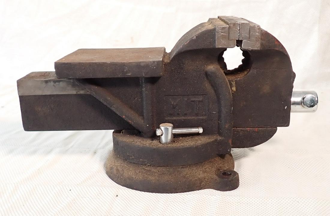 MIT 6" Swivel Vise (1 of 3)