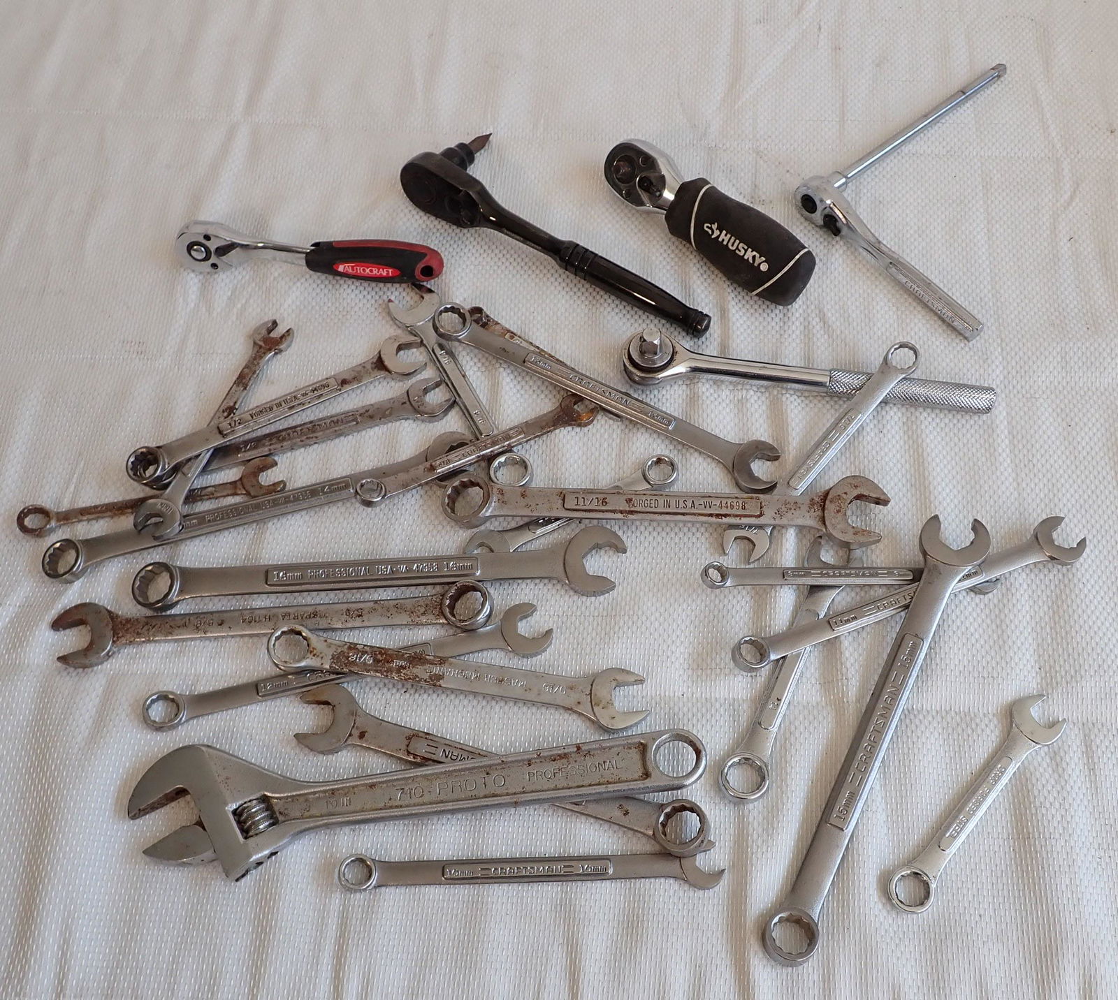 Wrenches 1/4" & 3/8" Drive Rachets (1 of 3)