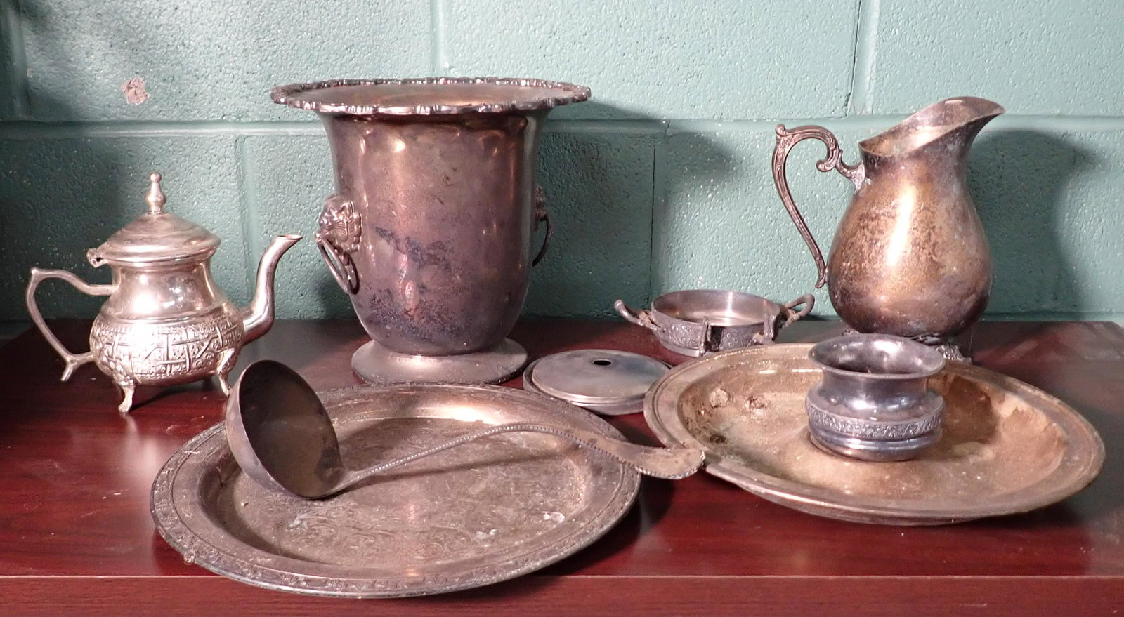 Silverplate Ice Bucket Water Pitcher & Misc (1 of 3)