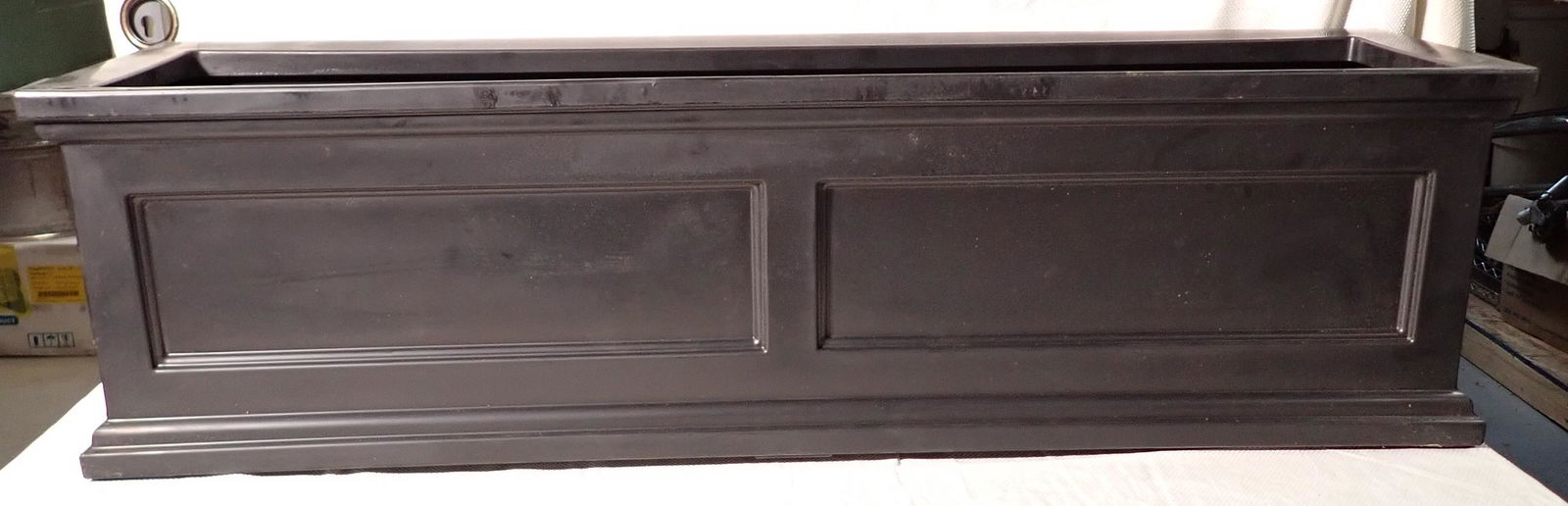 Madison Wall Mount Flower Box Planter (1 of 2)