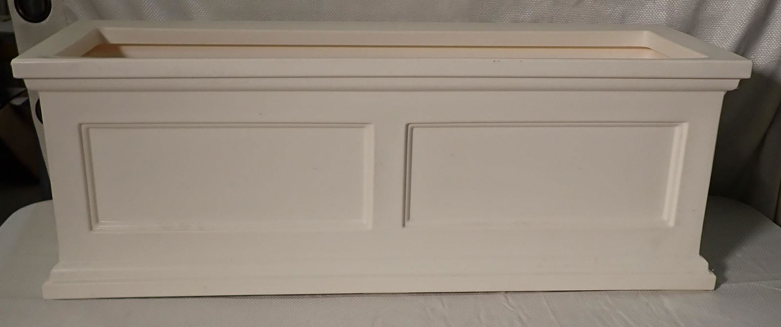 Madison Polyethylene Wall Planter Box (1 of 2)