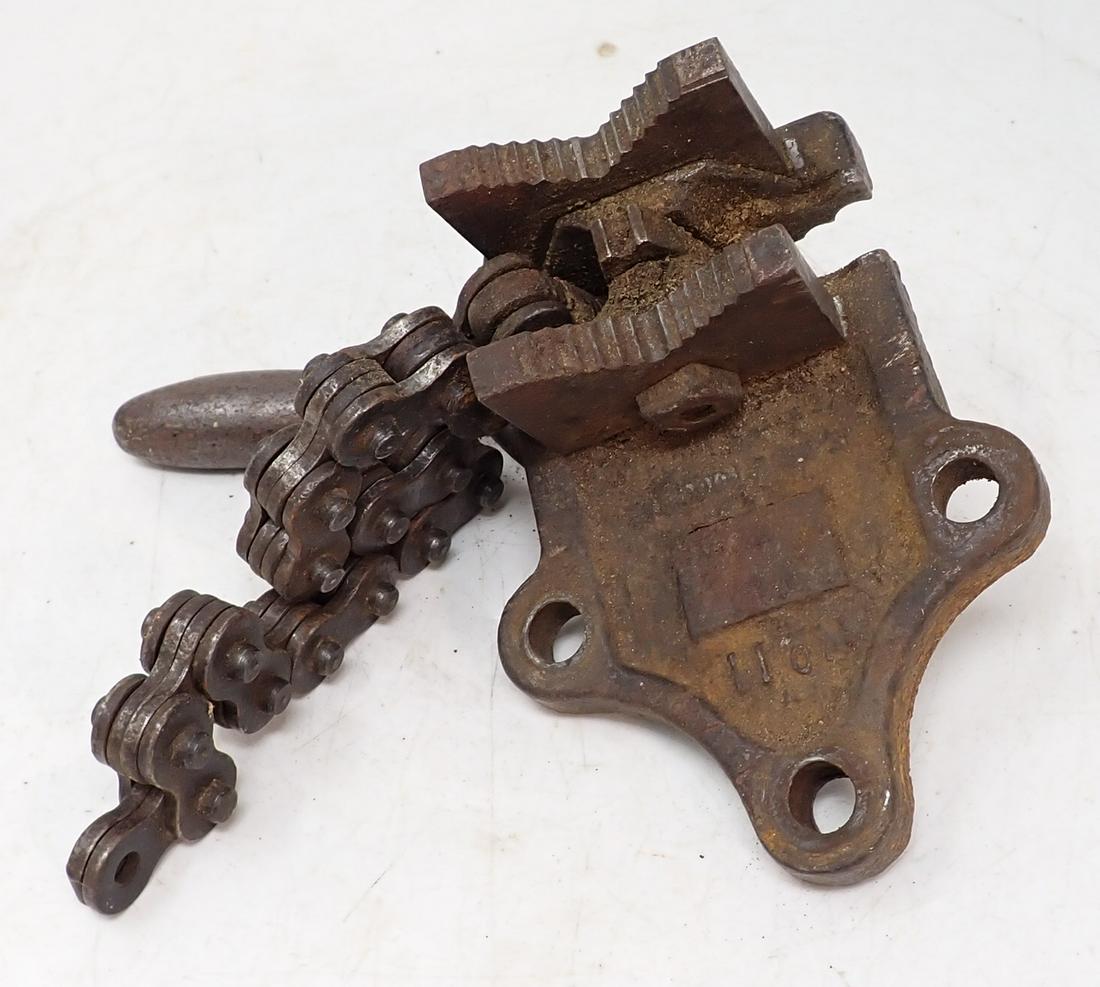 No. 11 Pipe Vise: Pipe vise