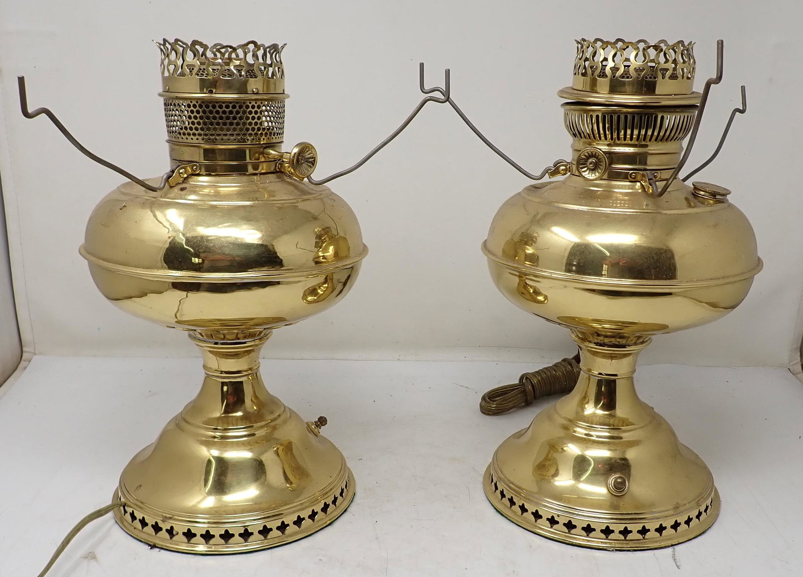 Pair of Brass Electrified Rayo Lamps: Approx 12" tall.