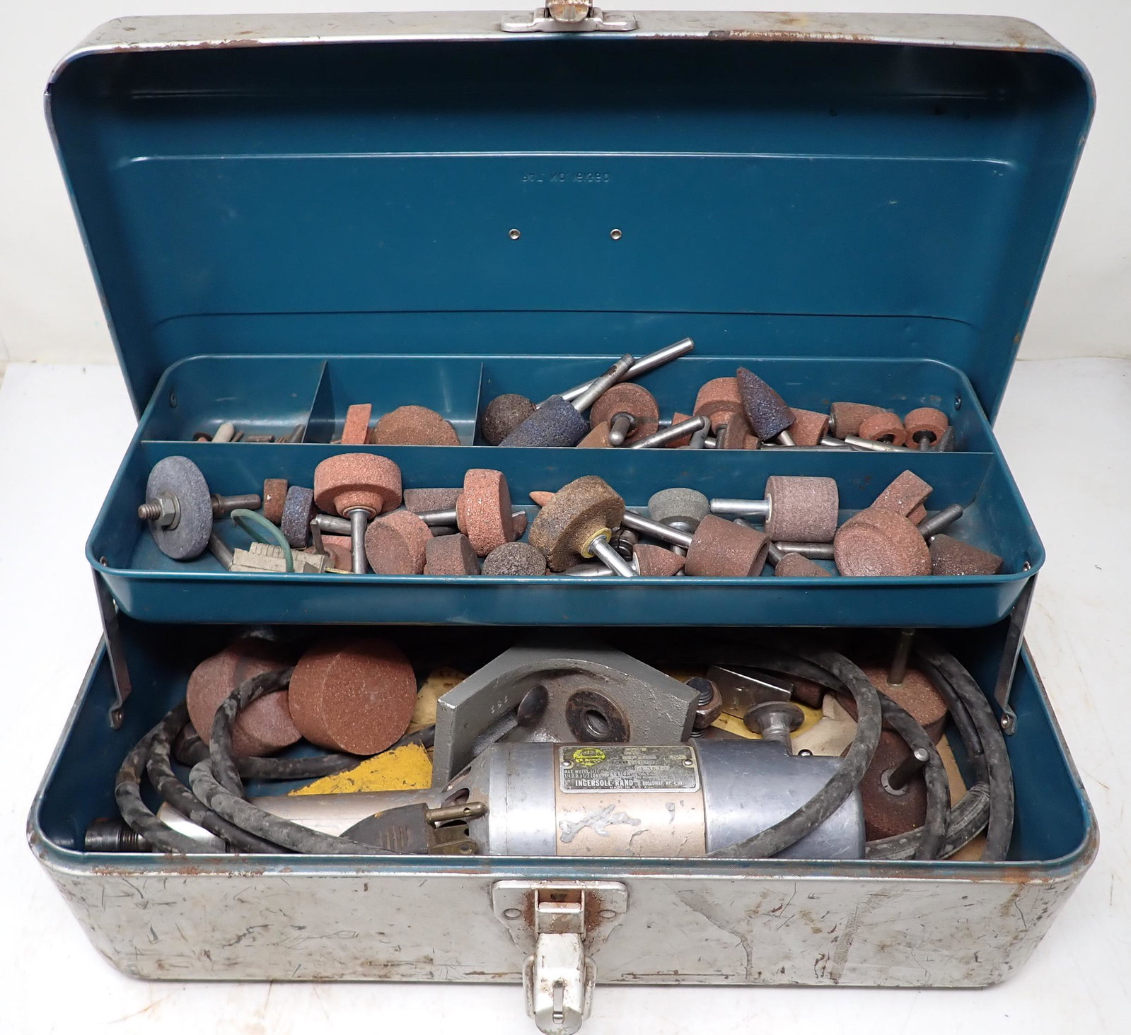 Vintage Ingersoll GB8 Grinder: Getting all pictured