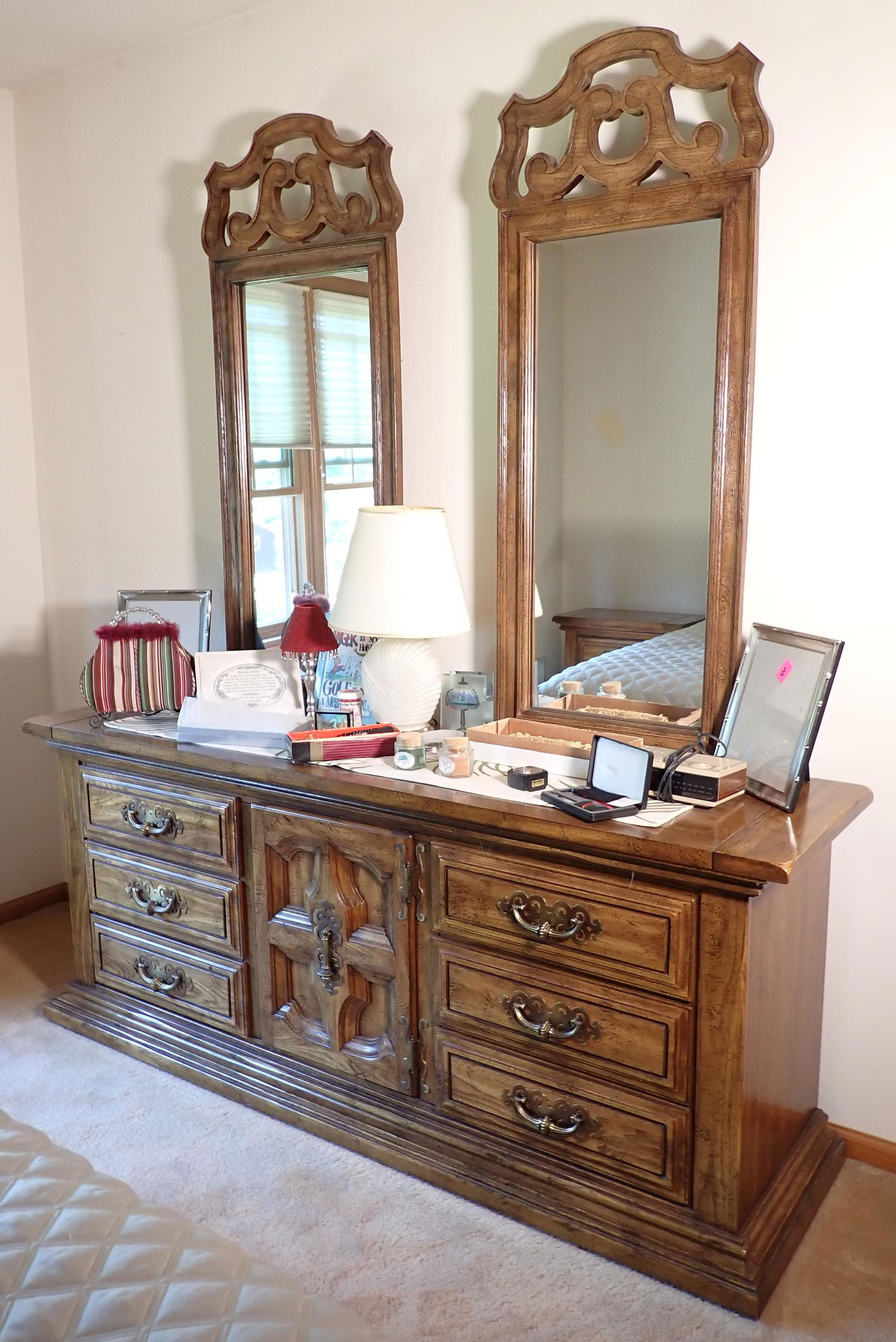 5 Piece Bedroom Set (1 of 7)