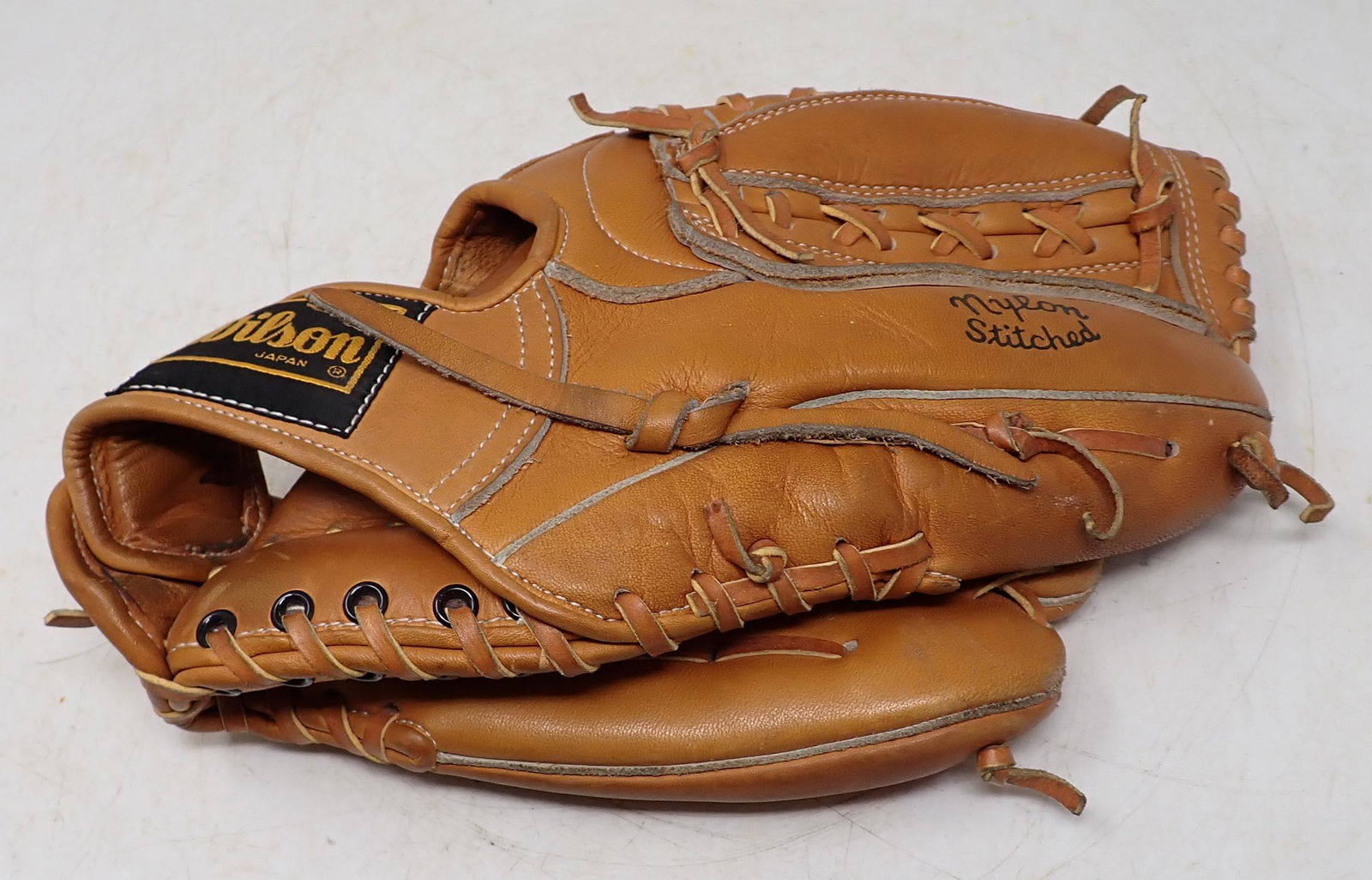 Vintage Wilson Jim Hunter Baseball Glove (1 of 2)