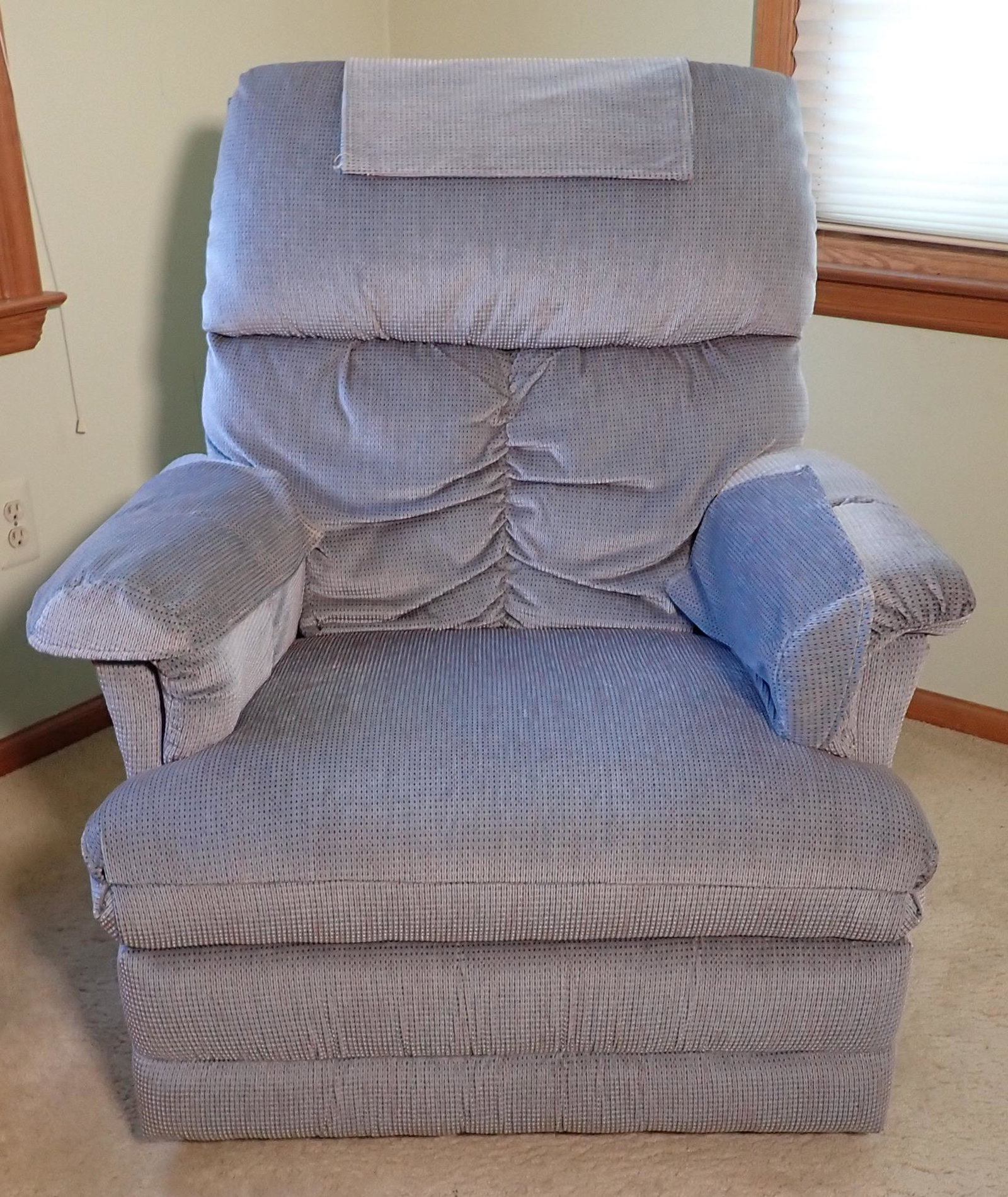 Rocker Recliner: Approx 35" wide, 21 1/2" deep, 17 1/2" to seat, and 38 1/2" tall. Bring help to remove from second floor. NO SHIPPING !